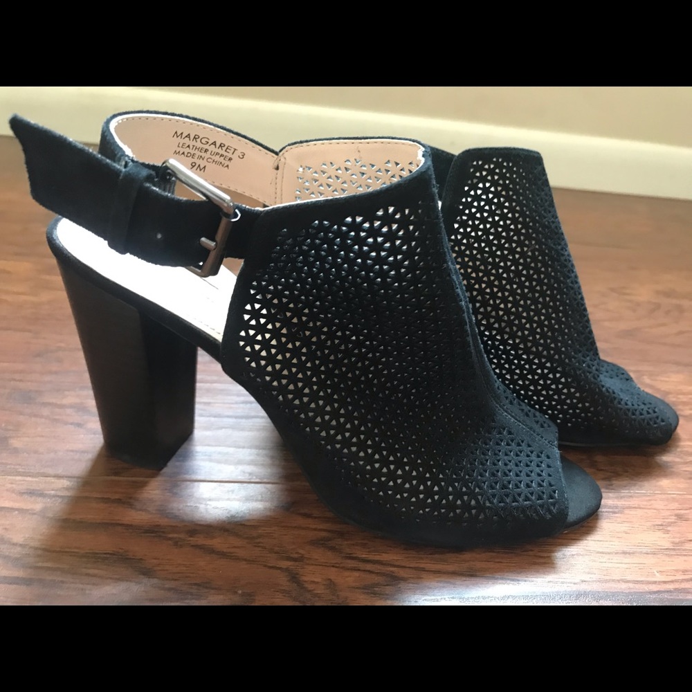 Tahari Black Peep Toe Sandal Buckled Heel Size 9